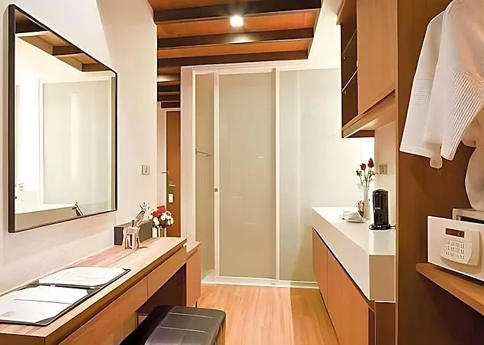Amber Boutique Silom Hotel 3*